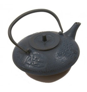 Théière en fonte KITAMI trois motifs bambou plate bleu saphir1,2L
